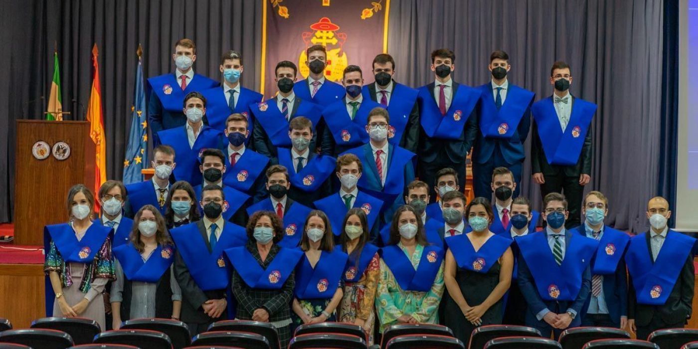 Acto de imposición de becas y escudos del curso 2020-2021