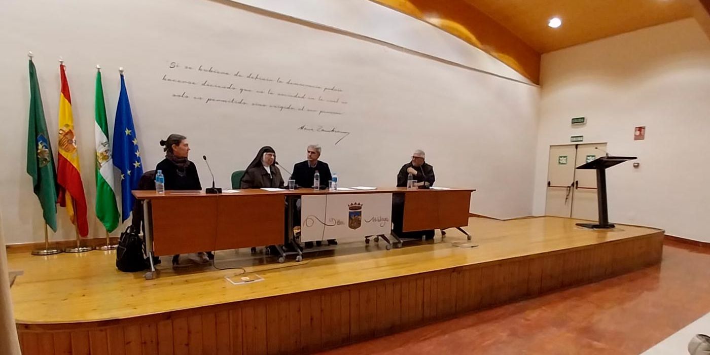 Mesa redonda: La Familia franciscana: pasado, presente y futuro