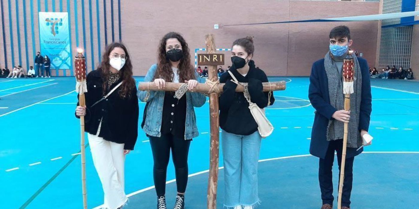 Viacrucis en el Colegio La Inmaculada de Cartagena