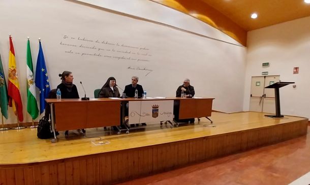 Mesa redonda: La Familia franciscana: pasado, presente y futuro